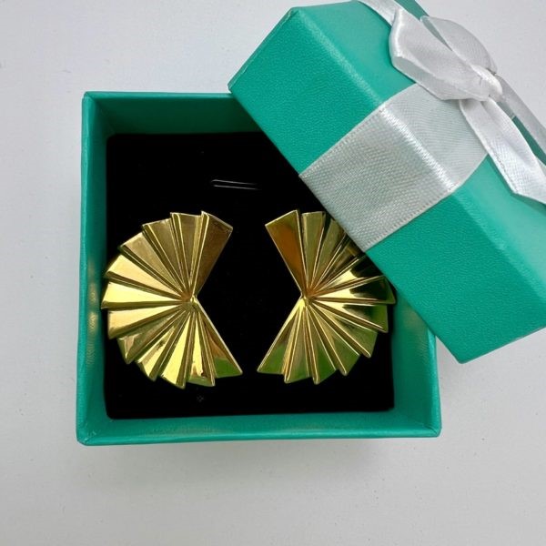 მოოქროვილი საყურეები